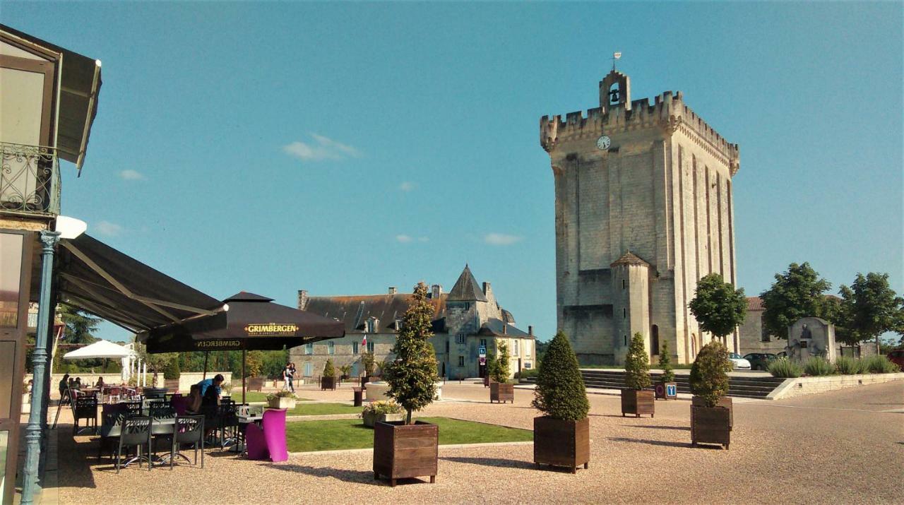Les Gites Du Vigneron Et Cd'H Saint-Seurin-de-Palenne Екстериор снимка